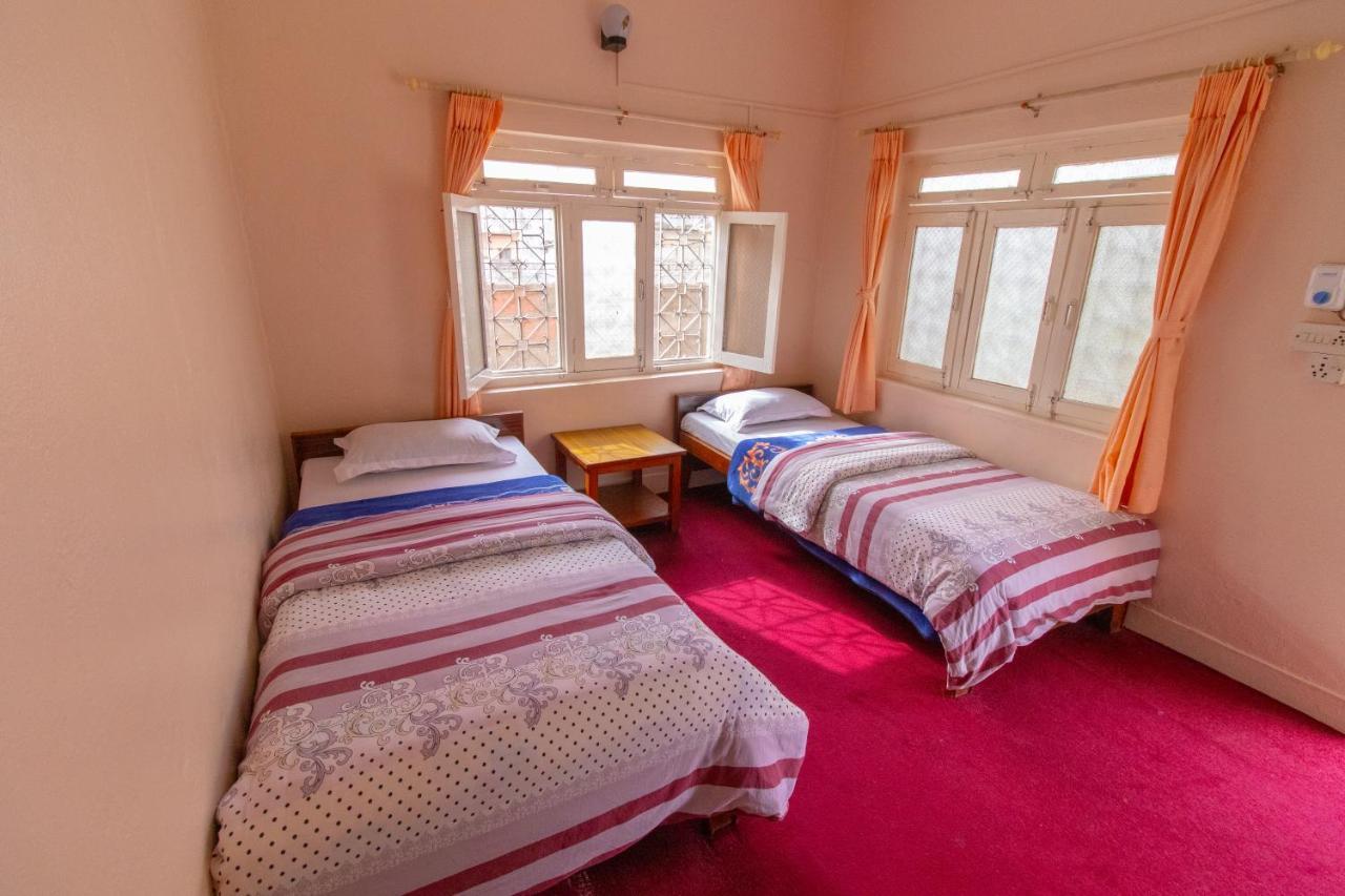 New Tourist Guest House Pokhara Eksteriør bilde
